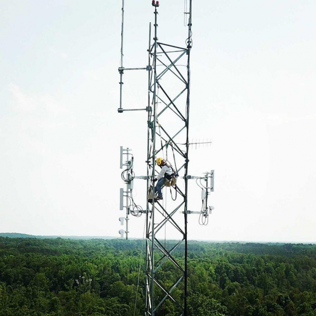 Labor installing Cedar Grove Fire Department Tower