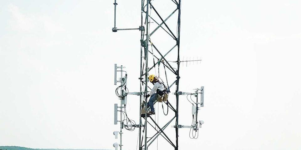 Labor installing Cedar Grove Fire Department Tower